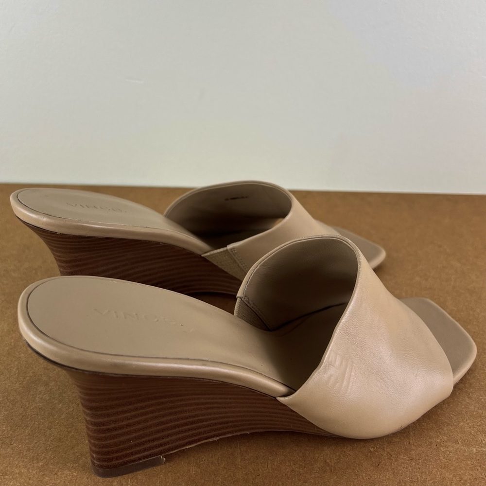 NEW VINCE BEIGE LEATHER WEDGE SANDALS - Picture 4 of 12